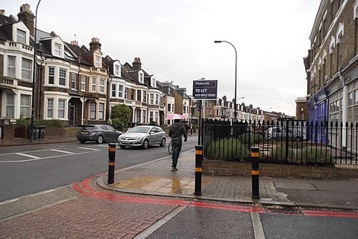 Lee High Road