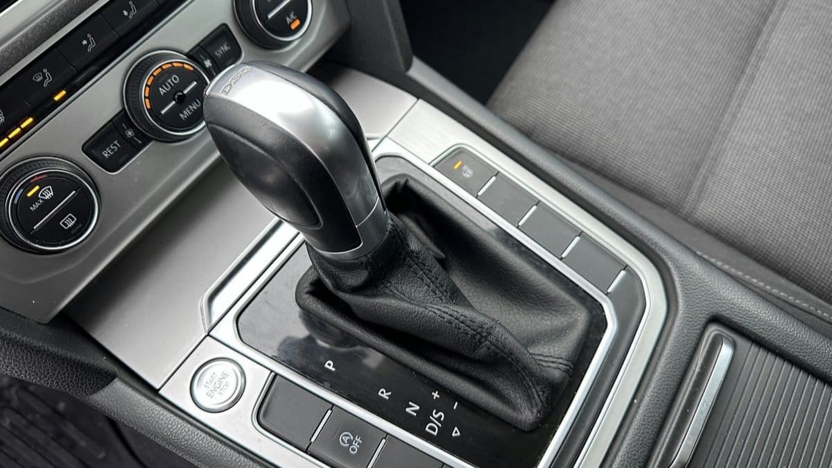 Automatic gear selector showing P, R, N and D