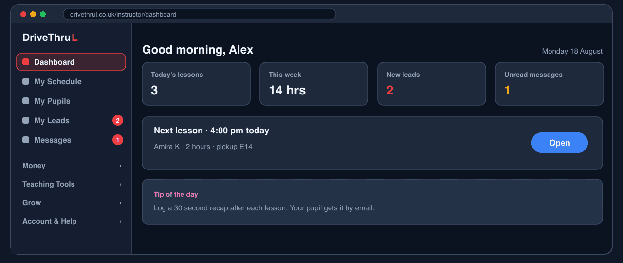 Dashboard home screen showing today's lessons, new leads, unread messages and the next lesson