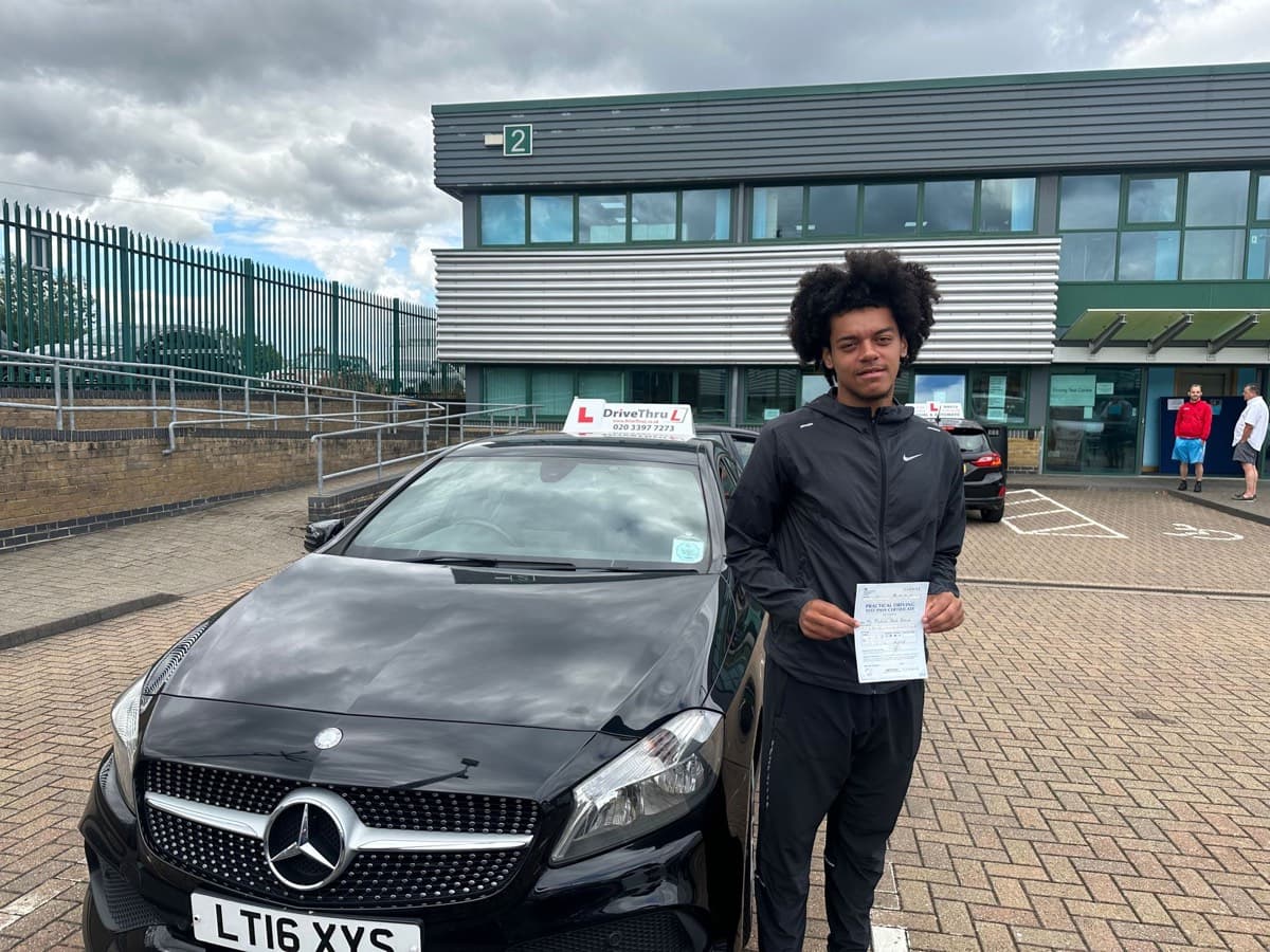 Student passed at test centre with DriveThruL Mercedes