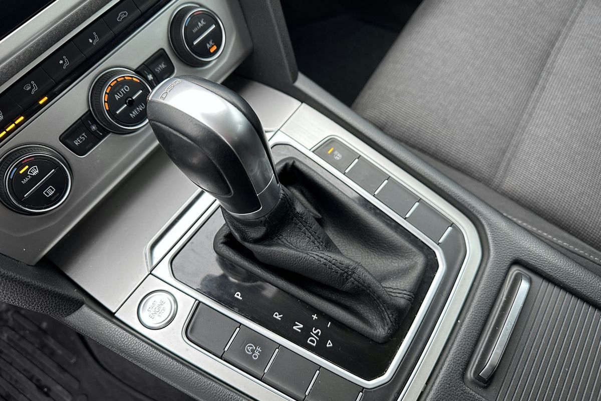 Automatic gear selector showing P, R, N and D